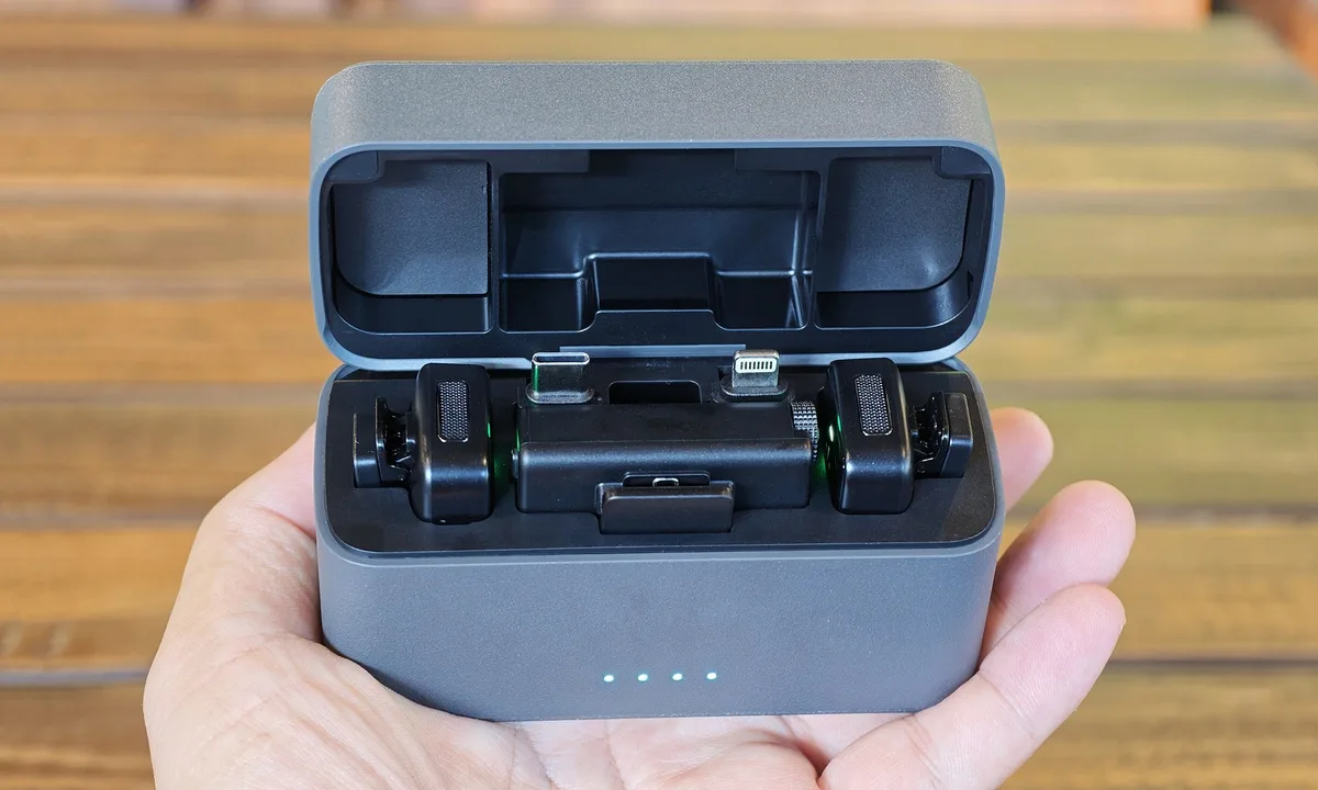 Micro không dây hỗ trợ ghi âm xa 250 mét