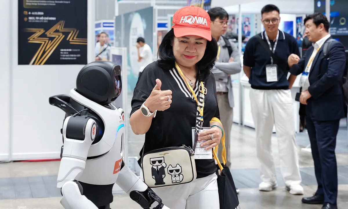 Trung Quốc chiếm 97% sản lượng robot hình người